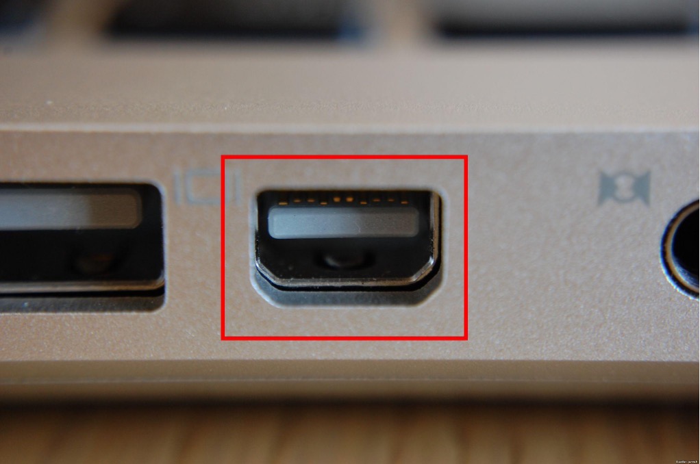 thunderbolt 2 port on a laptop