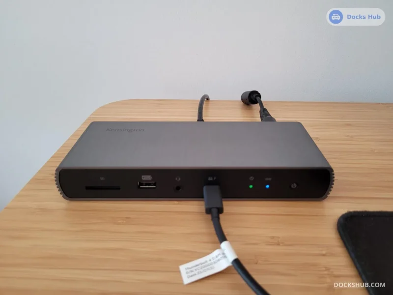 Kensington SD5700T Thunderbolt on a table, connected