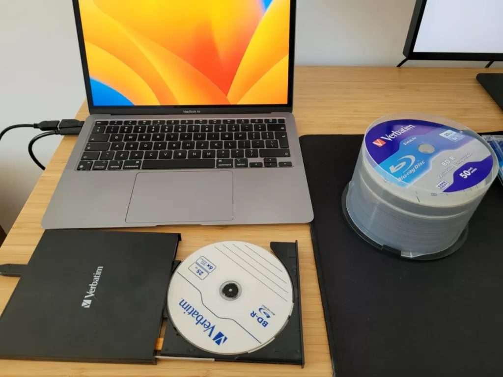 apple air with bluray burner and discs