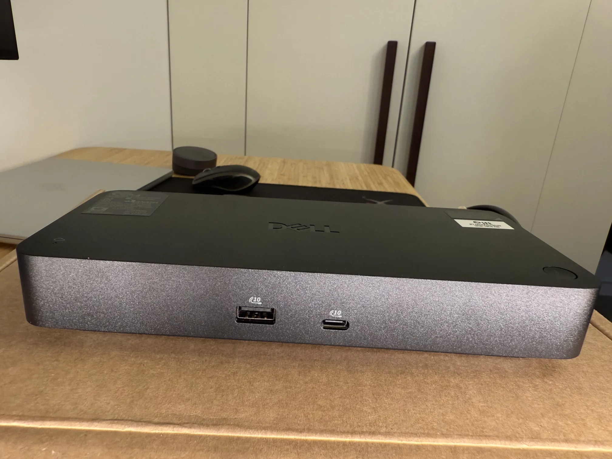 SD25TB5 Dock front panel